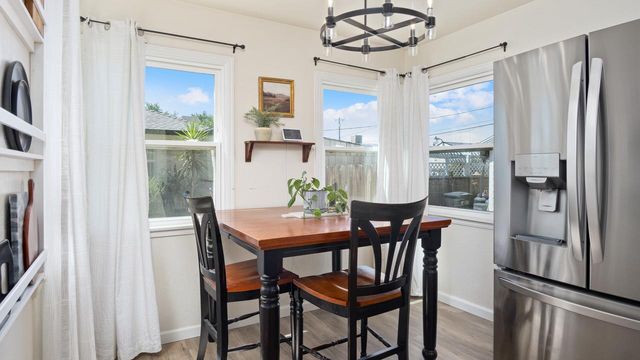 1805 W Kenmore Drive W, Fresno, CA 93703