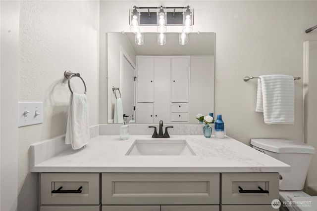 10112 SE 200th Street, Kent, WA 98031