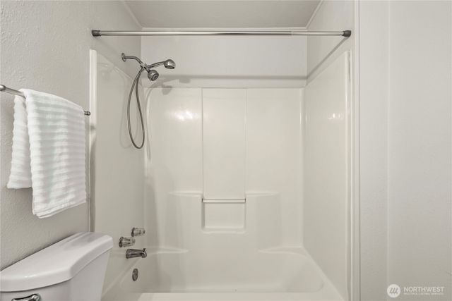 10112 SE 200th Street, Kent, WA 98031