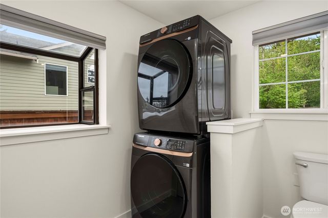 10112 SE 200th Street, Kent, WA 98031