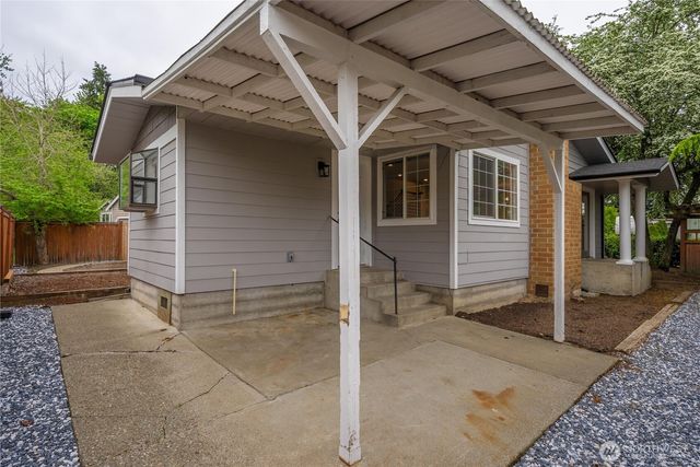 10112 SE 200th Street, Kent, WA 98031