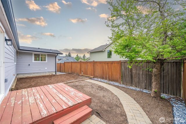 10112 SE 200th Street, Kent, WA 98031