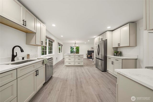 10112 SE 200th Street, Kent, WA 98031