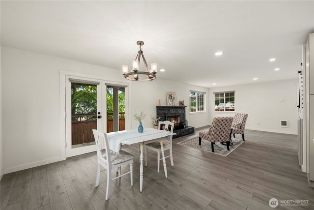10112 SE 200th Street, Kent, WA 98031