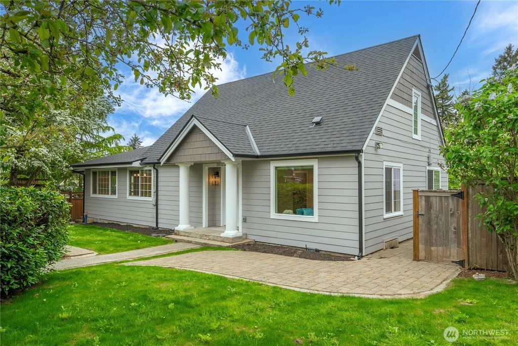 10112 SE 200th Street, Kent, WA 98031