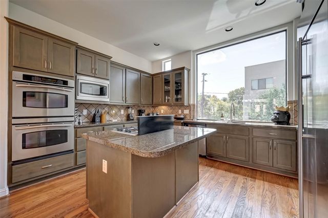 5202 Rose Street A, Houston, TX 77007