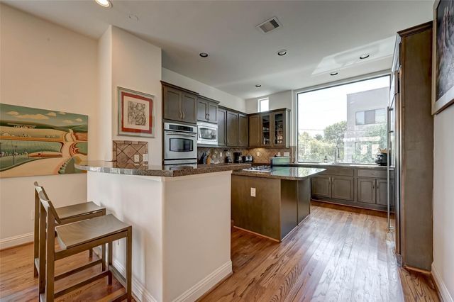 5202 Rose Street A, Houston, TX 77007