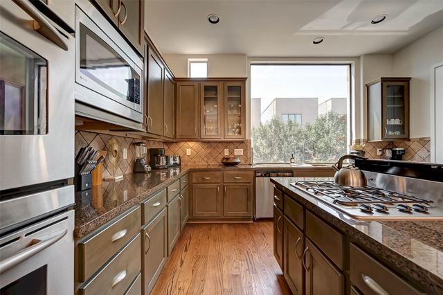 5202 Rose Street A, Houston, TX 77007