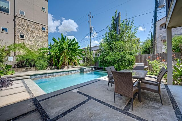 5202 Rose Street A, Houston, TX 77007