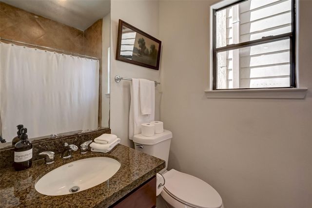 5202 Rose Street A, Houston, TX 77007