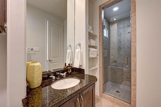 5202 Rose Street A, Houston, TX 77007