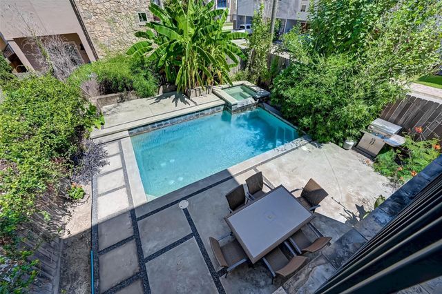 5202 Rose Street A, Houston, TX 77007