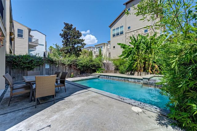 5202 Rose Street A, Houston, TX 77007