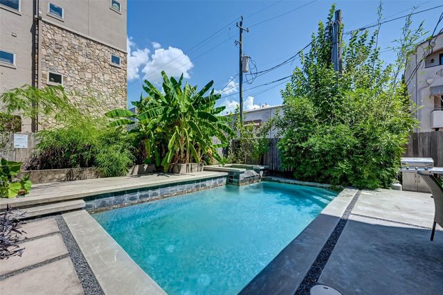 5202 Rose Street A, Houston, TX 77007