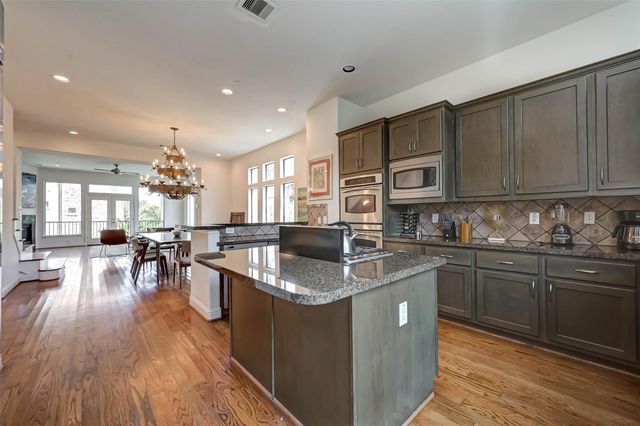 5202 Rose Street A, Houston, TX 77007