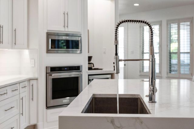 9502 Crosby Way, Missouri City, TX 77459