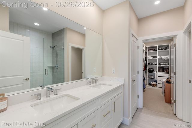 5318 Trail Vista Drive, West Bloomfield Charter Township, MI 48323