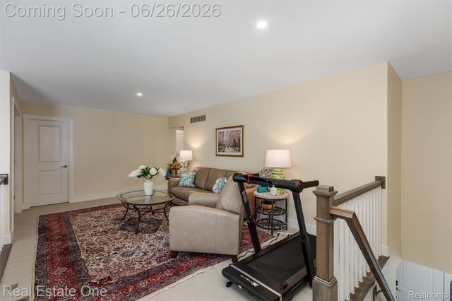 5318 Trail Vista Drive, West Bloomfield Charter Township, MI 48323