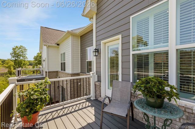 5318 Trail Vista Drive, West Bloomfield Charter Township, MI 48323