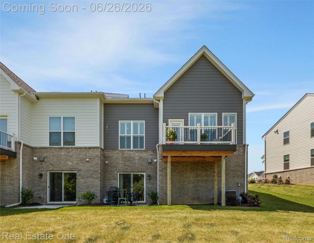 5318 Trail Vista Drive, West Bloomfield Charter Township, MI 48323