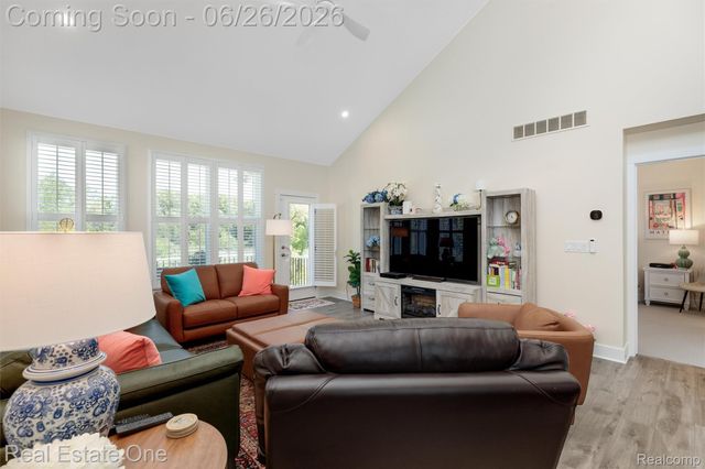 5318 Trail Vista Drive, West Bloomfield Charter Township, MI 48323