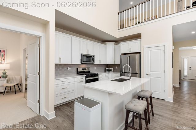 5318 Trail Vista Drive, West Bloomfield Charter Township, MI 48323