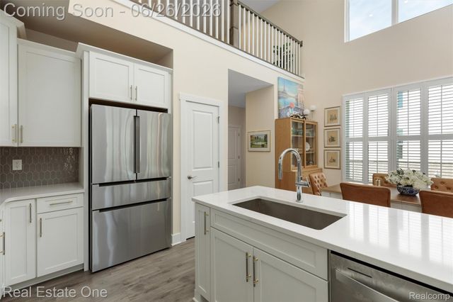 5318 Trail Vista Drive, West Bloomfield Charter Township, MI 48323
