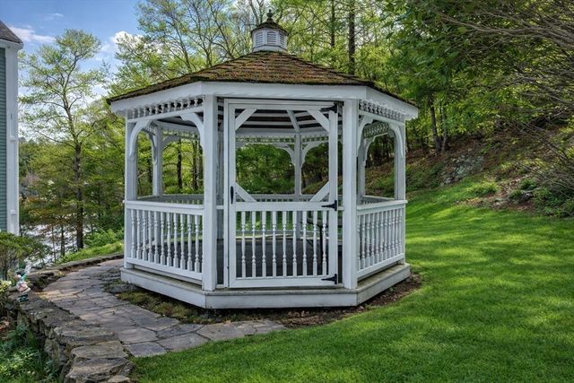 55 Forest Ridge Road, Weston, MA 02493