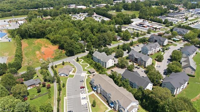 4762 Tatton Park Circle 2D, Winston-salem, NC 27103