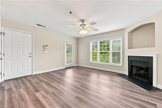 4762 Tatton Park Circle 2D, Winston-salem, NC 27103