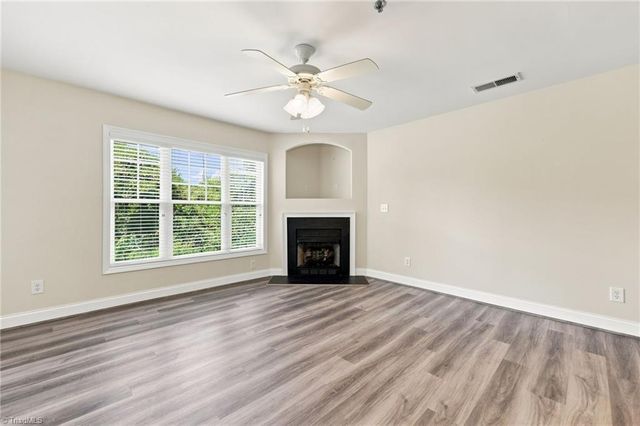 4762 Tatton Park Circle 2D, Winston-salem, NC 27103