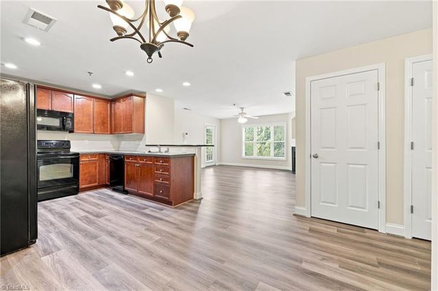 4762 Tatton Park Circle 2D, Winston-salem, NC 27103