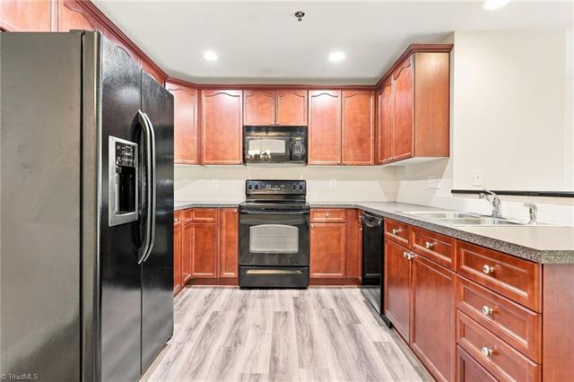 4762 Tatton Park Circle 2D, Winston-salem, NC 27103