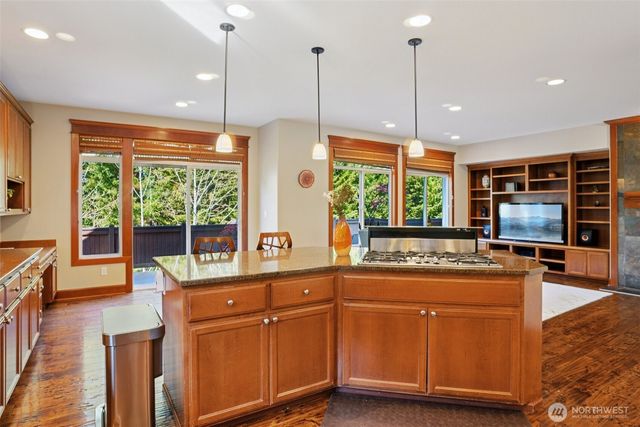 11815 157th Avenue NE, Redmond, WA 98052