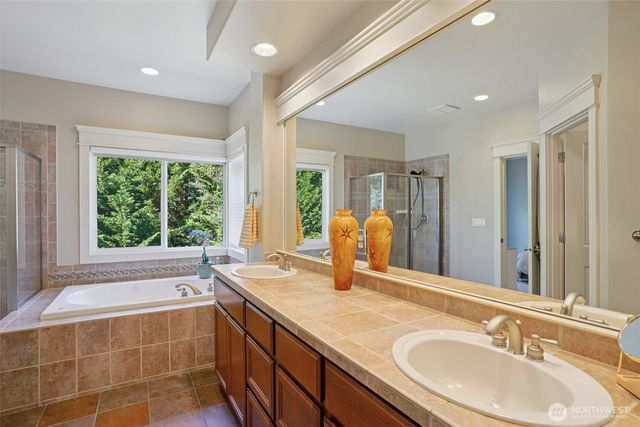 11815 157th Avenue NE, Redmond, WA 98052