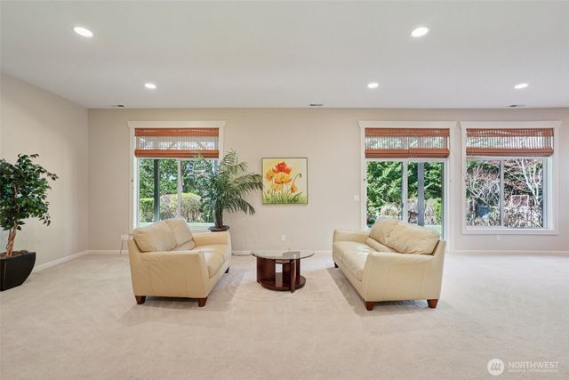 11815 157th Avenue NE, Redmond, WA 98052