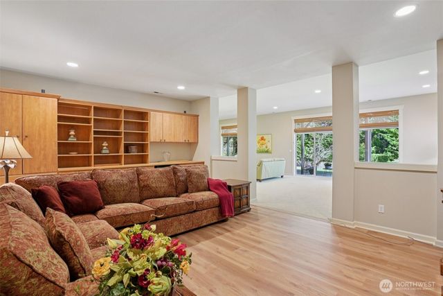 11815 157th Avenue NE, Redmond, WA 98052