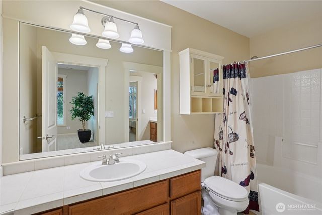 11815 157th Avenue NE, Redmond, WA 98052