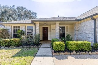 4826 Meadowglen Drive, Pearland, TX 77584
