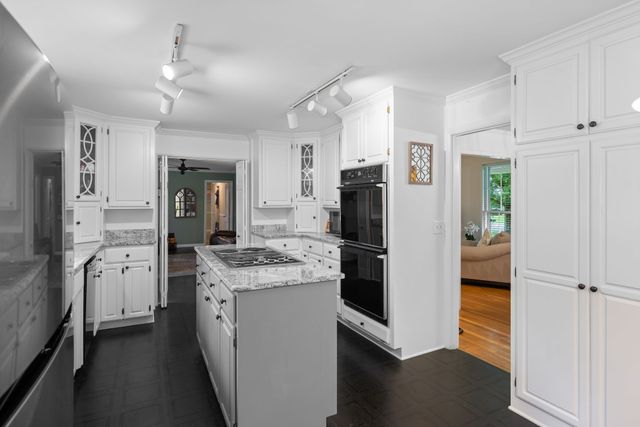 44 Vaughns Gap Rd, Nashville, TN 37205