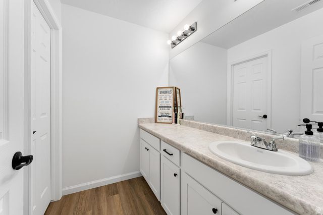 1077 E POSTMARK PL, Eagle Mountain, UT 84005