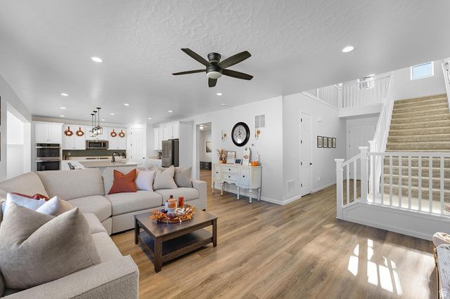 1077 E POSTMARK PL, Eagle Mountain, UT 84005