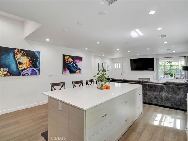 2957 Midvale, Los Angeles, CA 90064