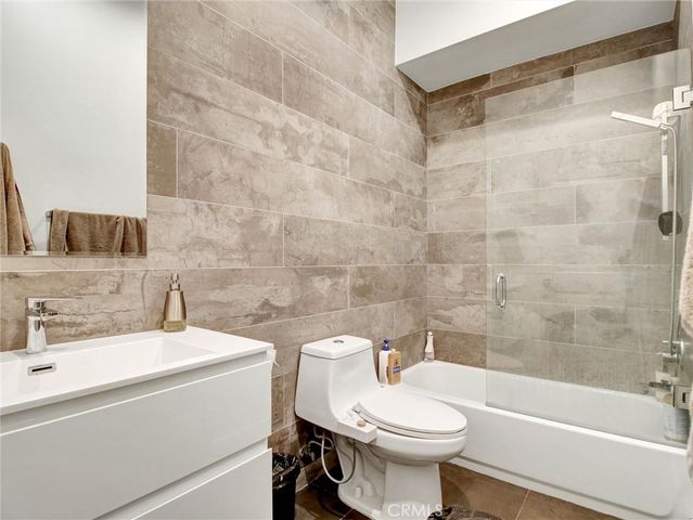 2957 Midvale, Los Angeles, CA 90064