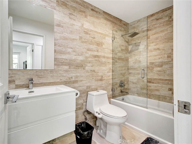 2957 Midvale, Los Angeles, CA 90064