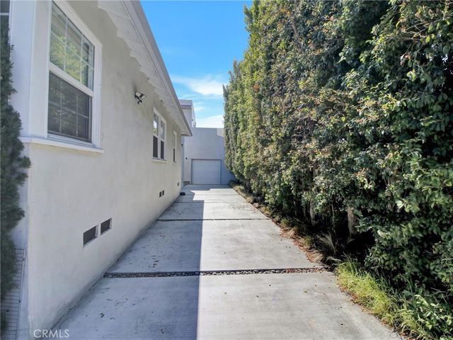 2957 Midvale, Los Angeles, CA 90064