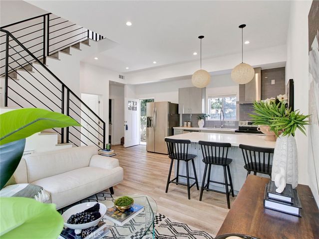 2957 Midvale, Los Angeles, CA 90064