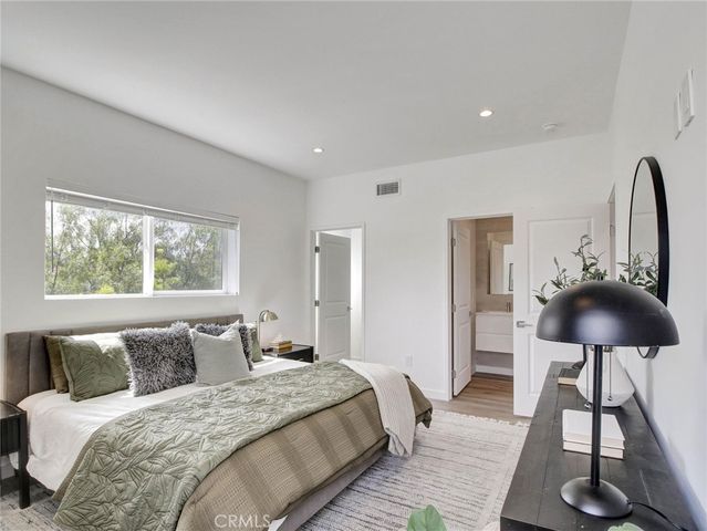 2957 Midvale, Los Angeles, CA 90064