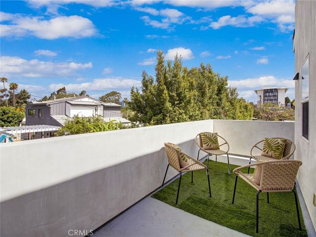 2957 Midvale, Los Angeles, CA 90064