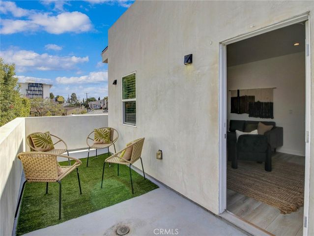 2957 Midvale, Los Angeles, CA 90064